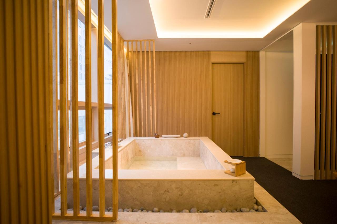 Uh Suite The Myeongdong Seúl Exterior foto