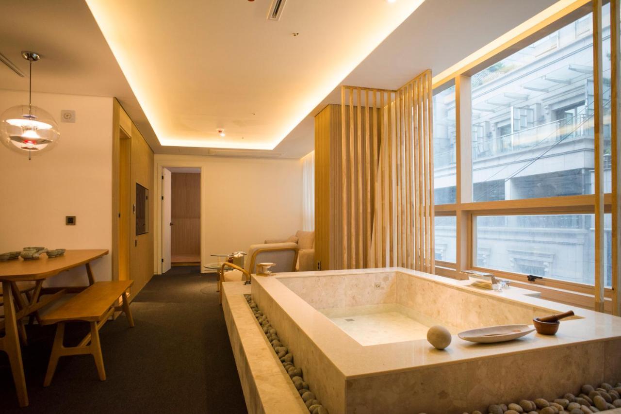 Uh Suite The Myeongdong Seúl Exterior foto