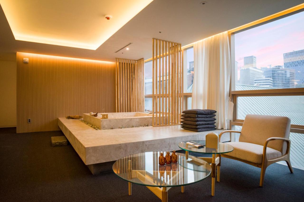 Uh Suite The Myeongdong Seúl Exterior foto