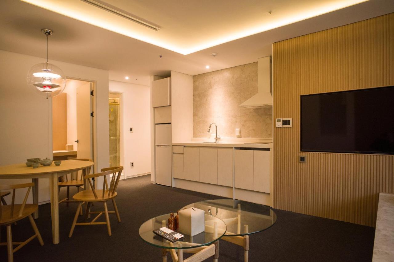 Uh Suite The Myeongdong Seúl Exterior foto