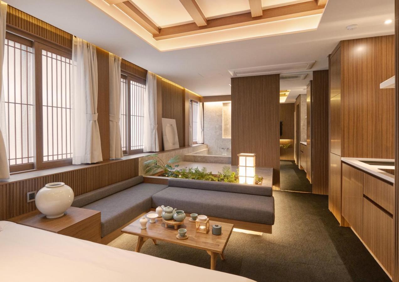 Uh Suite The Myeongdong Seúl Exterior foto
