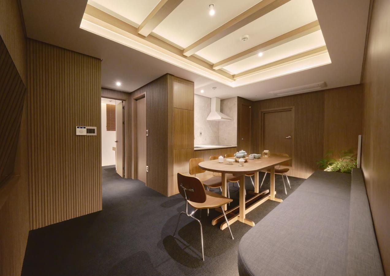 Uh Suite The Myeongdong Seúl Exterior foto