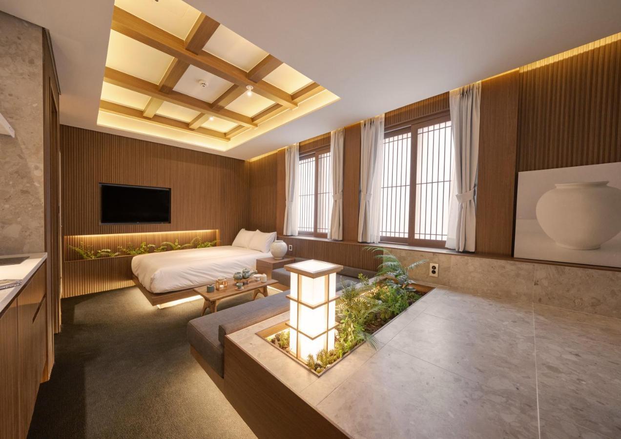 Uh Suite The Myeongdong Seúl Exterior foto