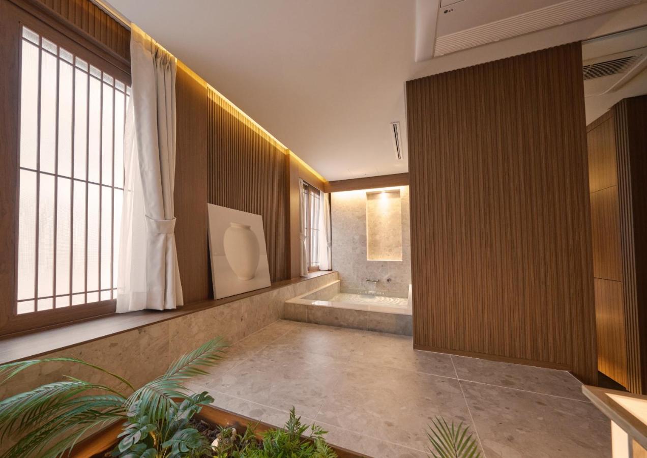 Uh Suite The Myeongdong Seúl Exterior foto