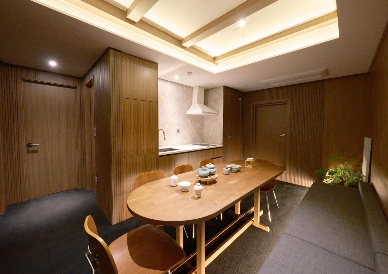 Uh Suite The Myeongdong Seúl Exterior foto
